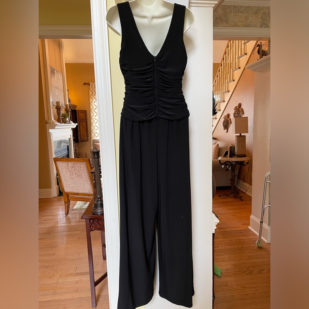 R & M Richards black wide leg jumpsuit with a ruched chest & back area sz 8
